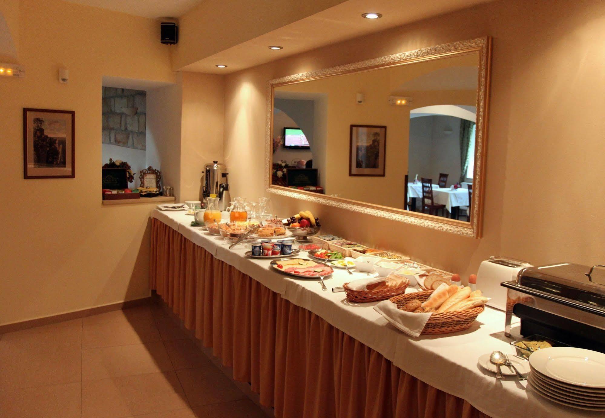 Apartman U Krale - 2 Jičín Dış mekan fotoğraf