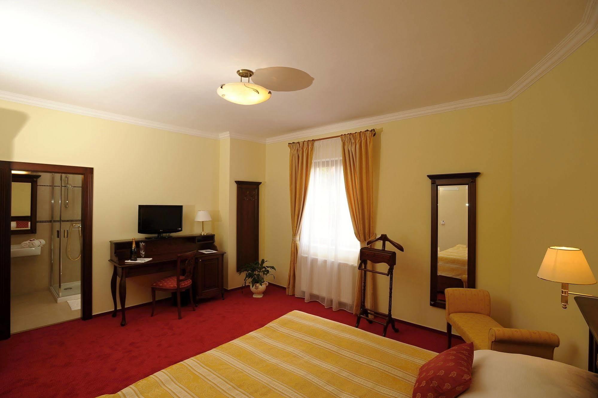 Apartman U Krale - 2 Jičín Dış mekan fotoğraf