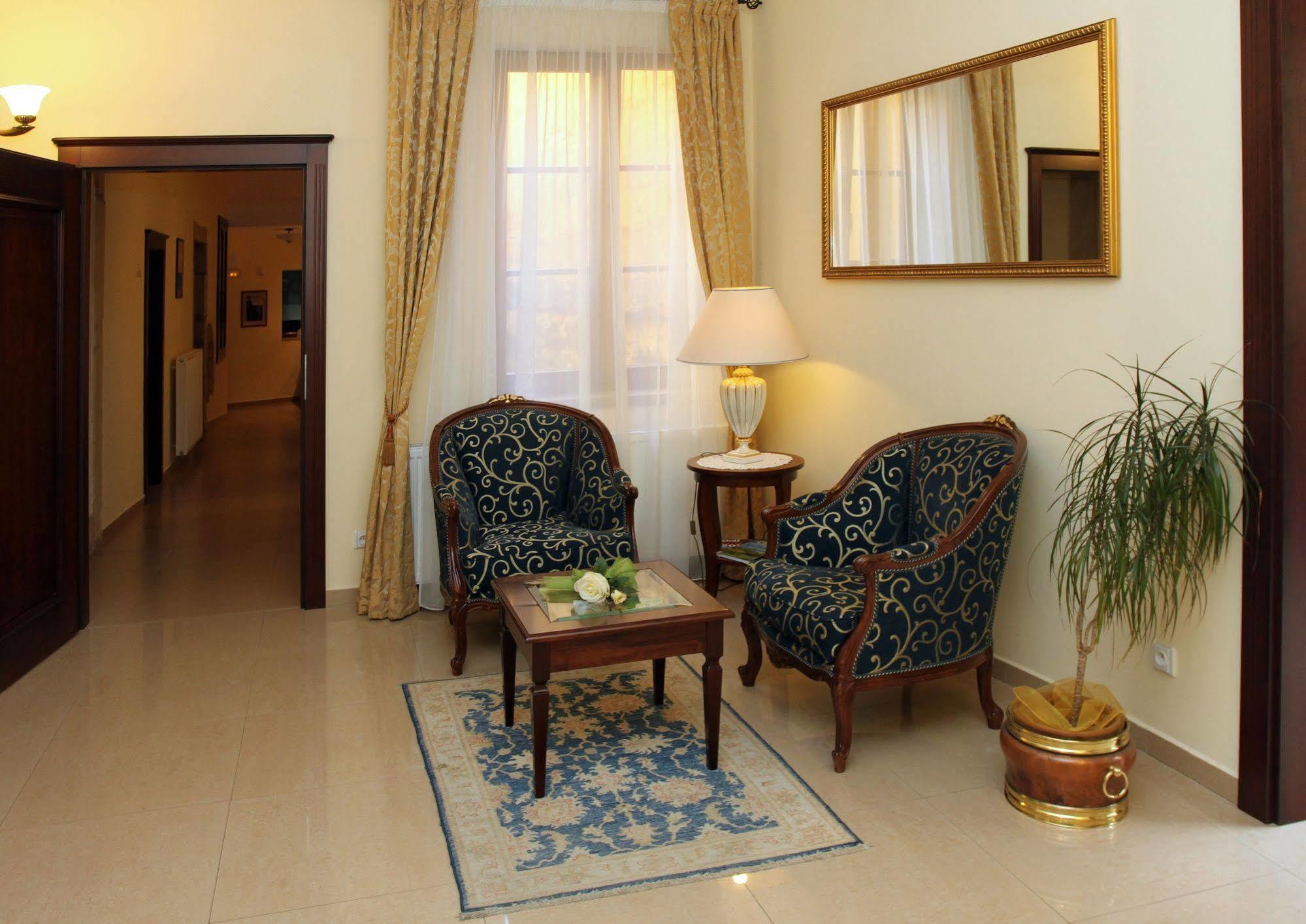 Apartman U Krale - 2 Jičín Dış mekan fotoğraf