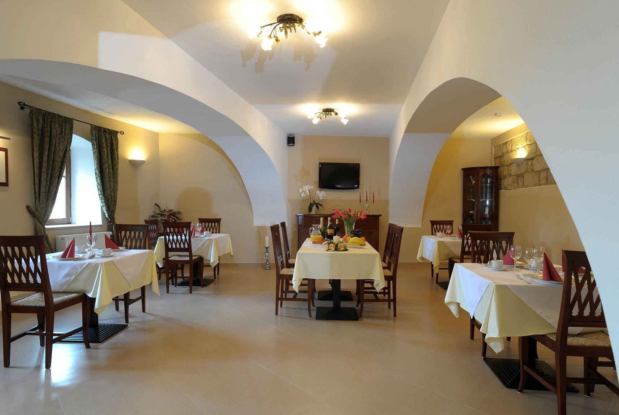 Apartman U Krale - 2 Jičín Dış mekan fotoğraf